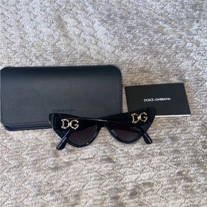 Dolce & Gabbana Cat eye Sunglasses